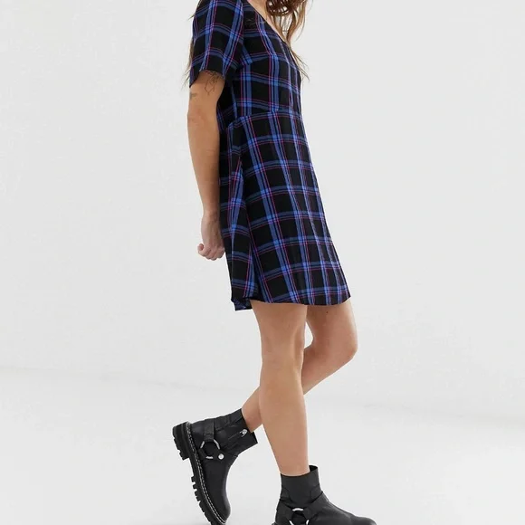 Tie Back Check Smock Dress - Picture 3 of 15